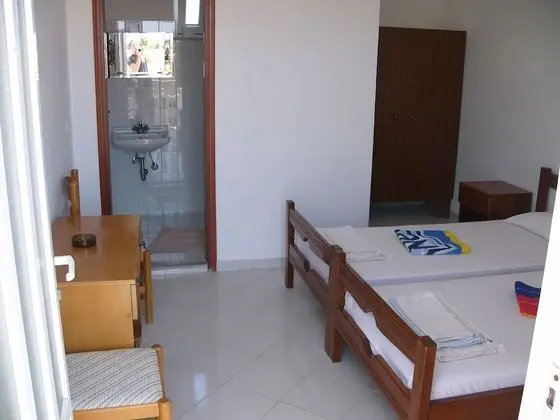 İki Ayrı Yataklı Oda, Balkon, Havuz Manzaralı