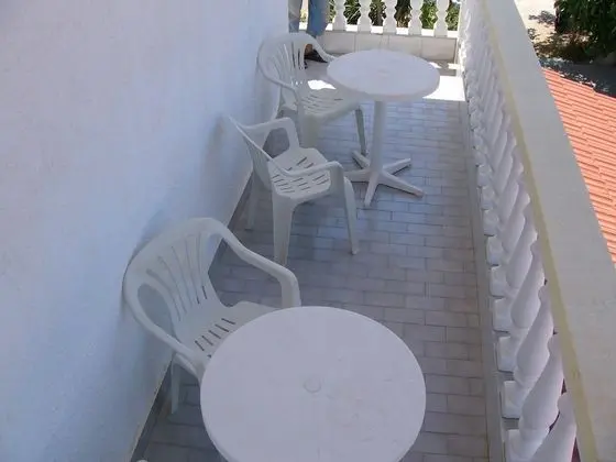 İki Ayrı Yataklı Oda, Balkon, Havuz Manzaralı