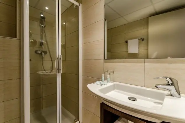 Standard Tek Büyük Yataklı Oda