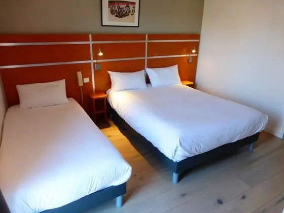 Üç Kişilik Oda