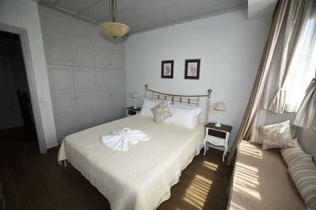 Traditional Sıra Ev