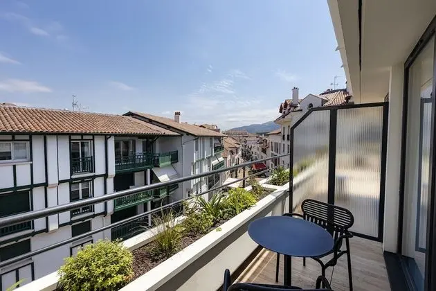 Superior Oda, Balkon