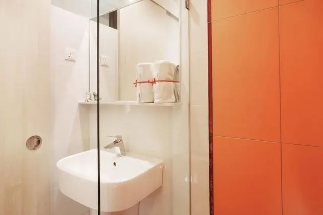 Deluxe Tek Büyük Yataklı Oda, 1 Büyük (Queen) Boy Yatak, Sigara İçilmez, Penceresiz