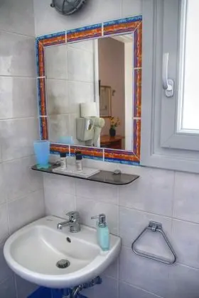 Üç Kişilik Oda, Havuz Manzaralı