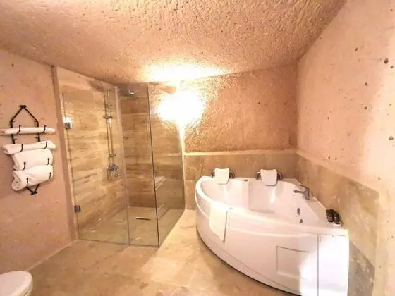 King Suite, Şömineli ve Jakuzili