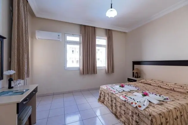 Aile Odası, Kara veya Havuz Manzaralı