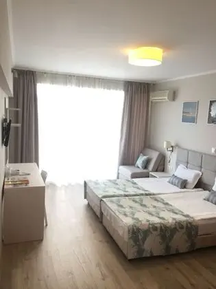 Tek Büyük veya İki Ayrı Yataklı Oda, Balkon