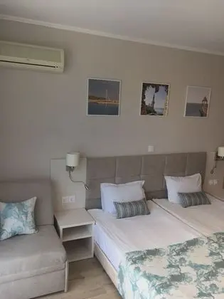 Tek Büyük veya İki Ayrı Yataklı Oda, Balkon