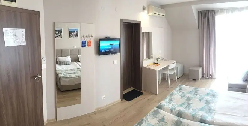 Tek Büyük veya İki Ayrı Yataklı Oda, Balkon