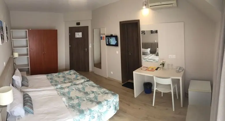 Tek Büyük veya İki Ayrı Yataklı Oda, Balkon