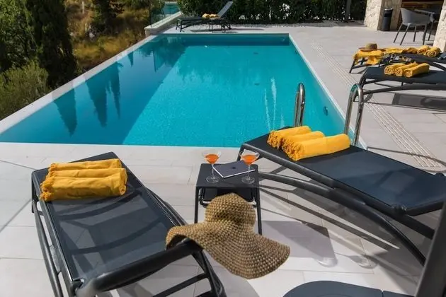 Villa, Sigara İçilebilir