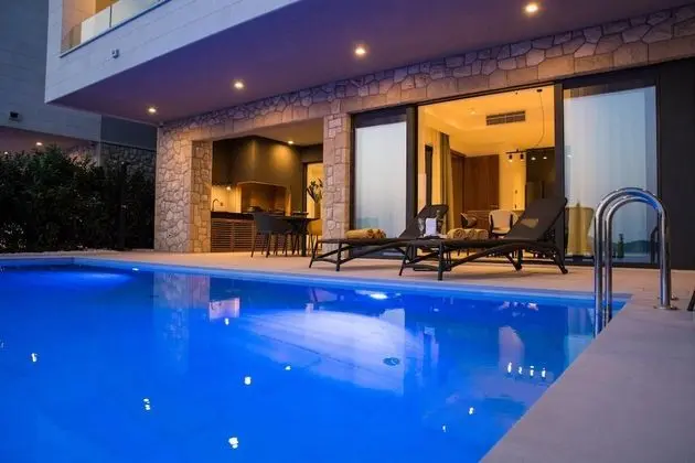 Villa, Sigara İçilebilir