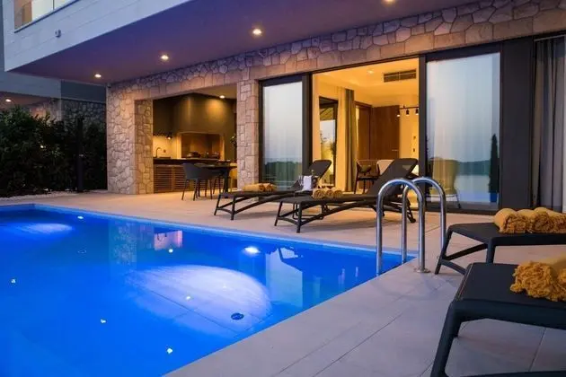 Villa, Sigara İçilebilir