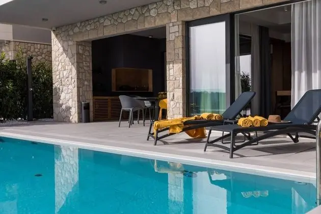 Villa, Sigara İçilebilir