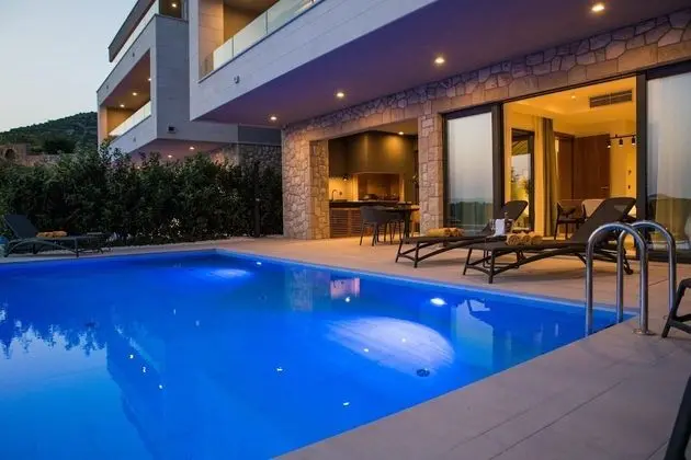 Villa, Sigara İçilebilir
