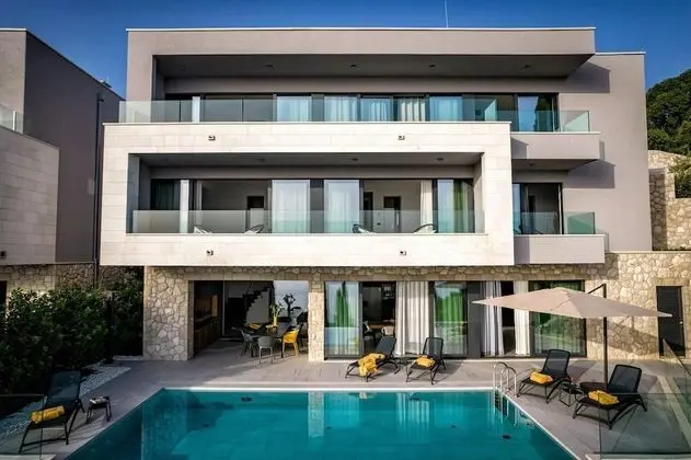 Villa, Sigara İçilebilir