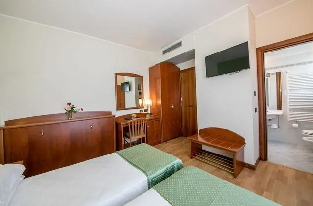 Comfort Tek Büyük veya İki Ayrı Yataklı Oda, Kısmi Deniz Manzaralı (Private Beach Access)