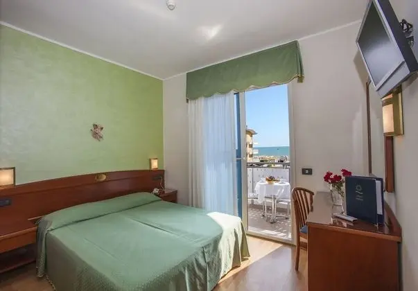Standard Tek Büyük veya İki Ayrı Yataklı Oda, Kısmi Deniz Manzaralı (Private Beach Access)