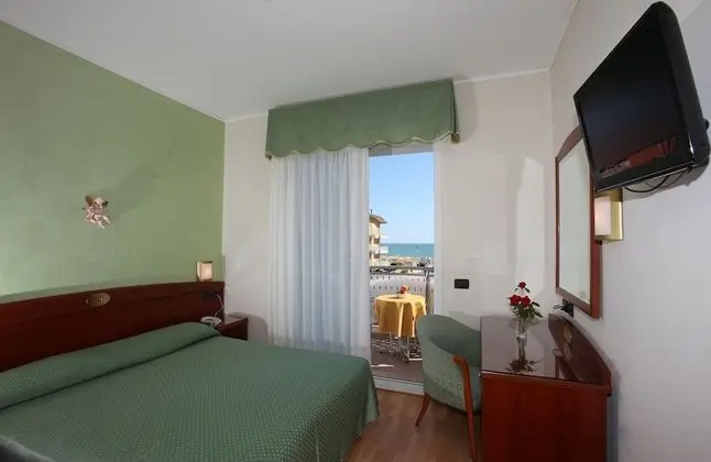 Standard Tek Büyük veya İki Ayrı Yataklı Oda, Kısmi Deniz Manzaralı (Private Beach Access)