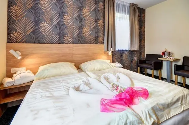 Superior Tek Büyük veya İki Ayrı Yataklı Oda, 1 Büyük (Queen) Boy Yatak, Bahçe Manzaralı