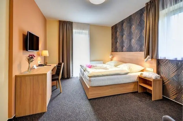 Superior Tek Büyük veya İki Ayrı Yataklı Oda, 1 Büyük (Queen) Boy Yatak, Bahçe Manzaralı