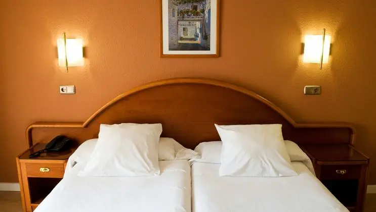 1 Çift Kişilik Veya 2 Tek Kişilik Yatak Standard