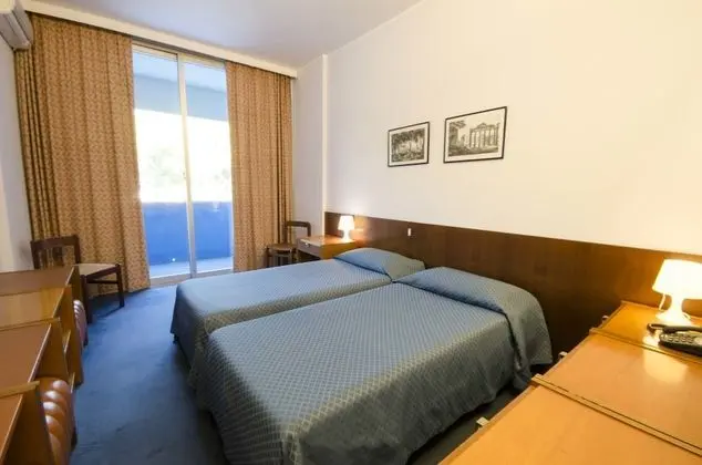 Economy Tek Büyük veya İki Ayrı Yataklı Oda, Balkon