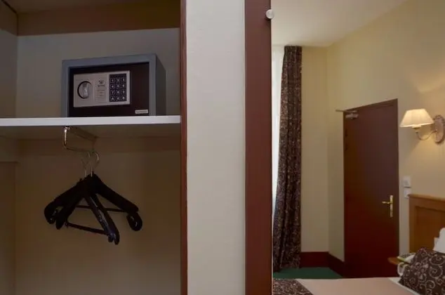 Comfort Tek Büyük Yataklı Oda