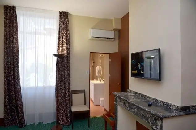 Comfort Tek Büyük Yataklı Oda