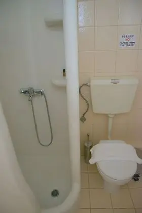 Tek Büyük Yataklı Oda, Balkon, Kısmi Deniz Manzaralı