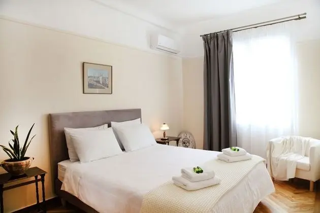 Zeus 115m2 Penthouse Apartment - Balcony with Acropolis View