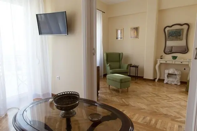 Zeus 115m2 Penthouse Apartment - Balcony with Acropolis View