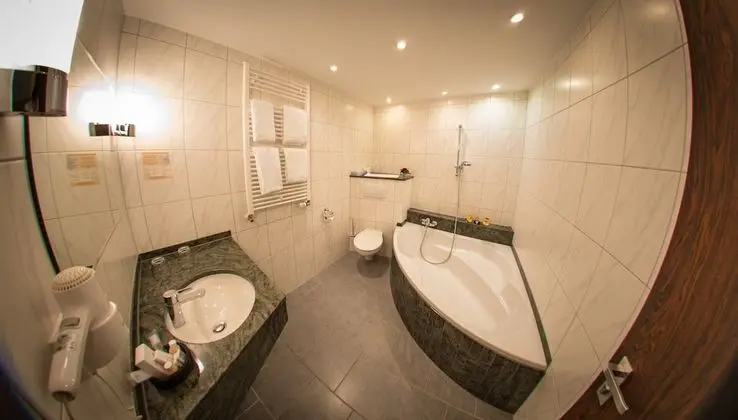 Comfort Tek Büyük Yataklı Oda, Küvet, Ek Bina