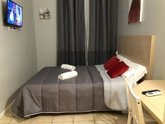 Basic Tek Büyük Yataklı Oda