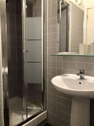 Basic Tek Büyük Yataklı Oda