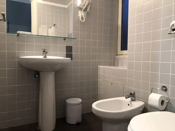 Basic Tek Büyük Yataklı Oda