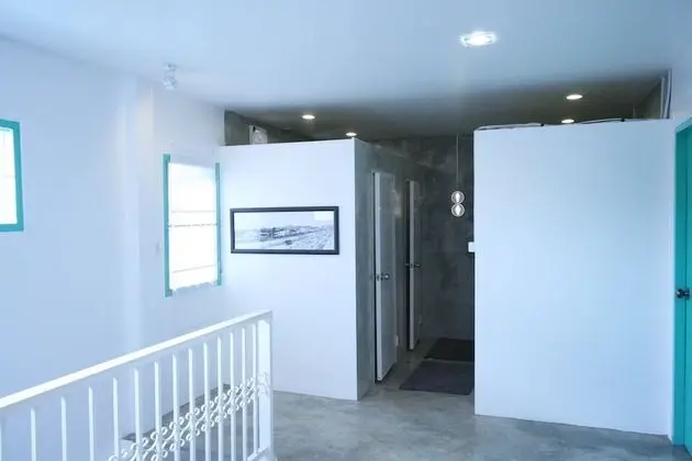 6-Bed Dormitory with Shared Bathroom