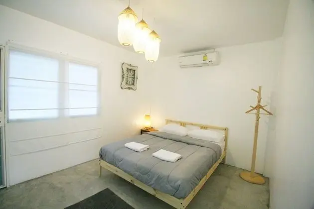 Standard Double Room with Shared Bathroom