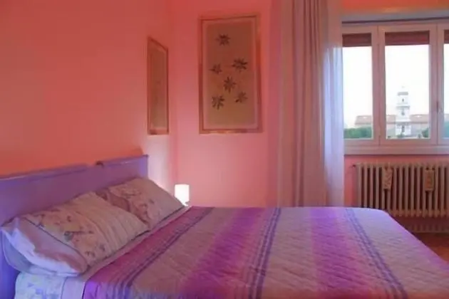 Tek Büyük Yataklı Oda, 1 Çift Kişilik Yatak, Ortak Banyo