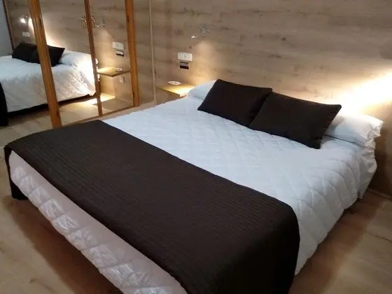 Premium Tek Büyük Yataklı Oda