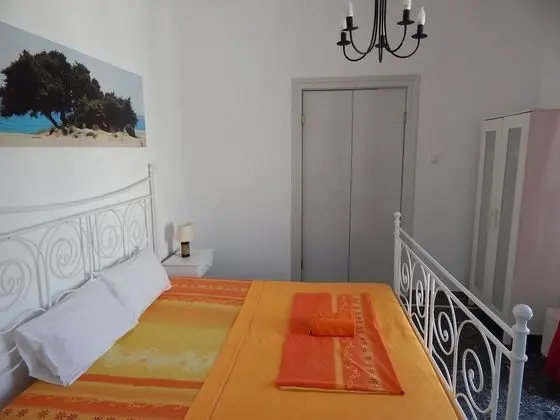 Üç Kişilik Oda