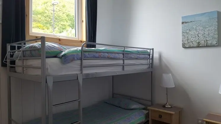 Dört Kişilik Oda (2 Sets of Adult Bunk Beds)