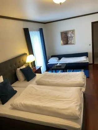 Üç Kişilik Oda
