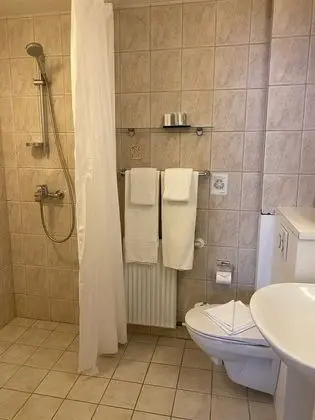Üç Kişilik Oda