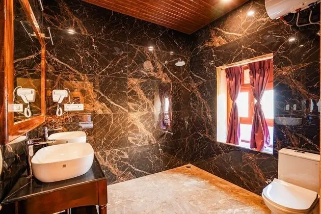 Deluxe Tek Büyük Yataklı Oda, 1 En Büyük (King) Boy Yatak, Sigara İçilmez