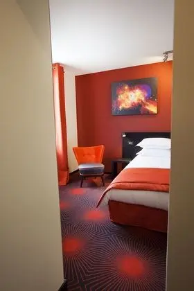 Tek Büyük veya İki Ayrı Yataklı Oda, Avlu Manzaralı