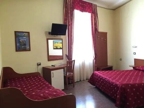 Üç Kişilik Oda