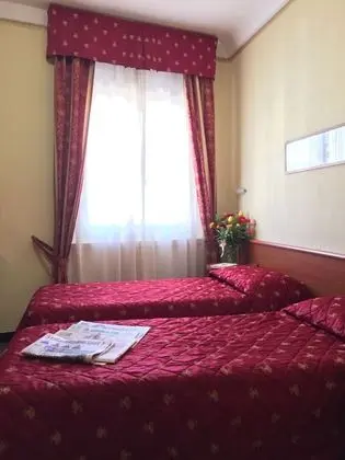 Üç Kişilik Oda