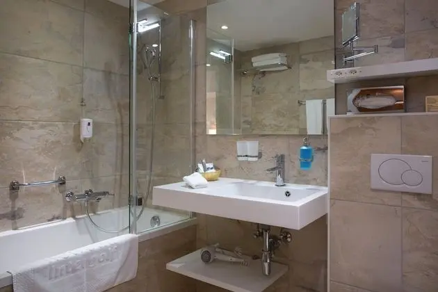 Superior Tek Büyük Yataklı Oda, Balkon, Dağ Manzaralı
