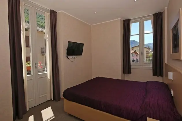 Tek Büyük veya İki Ayrı Yataklı Oda, Dağ Manzaralı